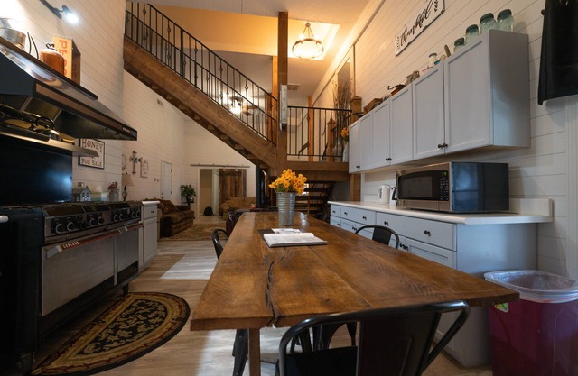 County Retreat in the woods , overlooking beautiful woods and stream