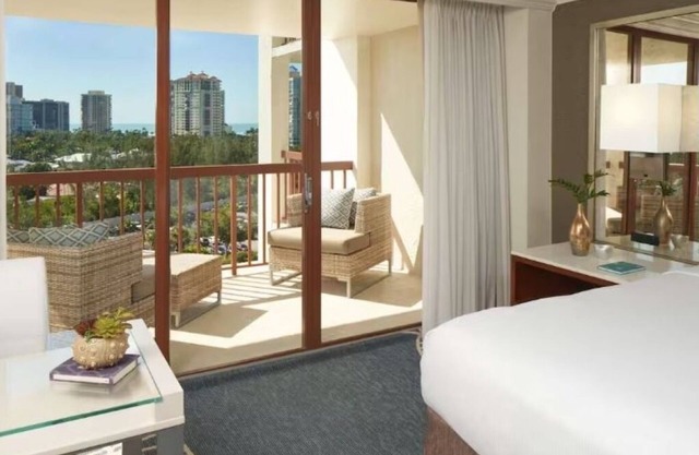 Couple Beach Retreat: Relaxing Gulf View Room w/ Outdoor Swimming Pools Access