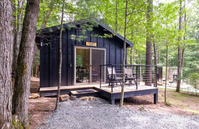 Lazy Bear 466 - A Cozy, Hidden Pisgah Retreat