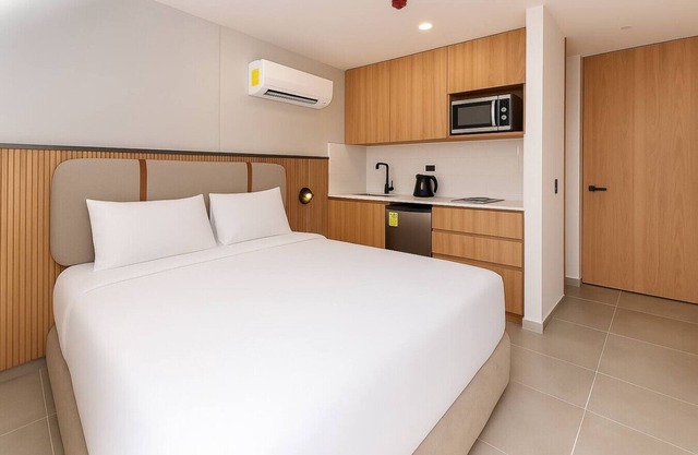 Couples' Retreat - Poblado 1BR Apt w/Jacuzzi