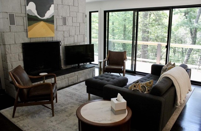 Couples Retreat - Secluded Mountain Home Minutes From Main Street!!