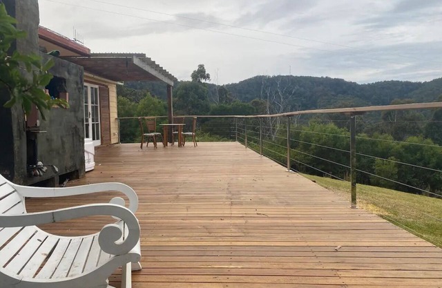 Couples Retreat the Valley view cottage, epic view