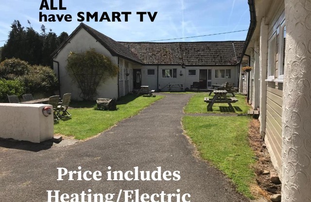 Court Farm Holiday Bungalows Ltd