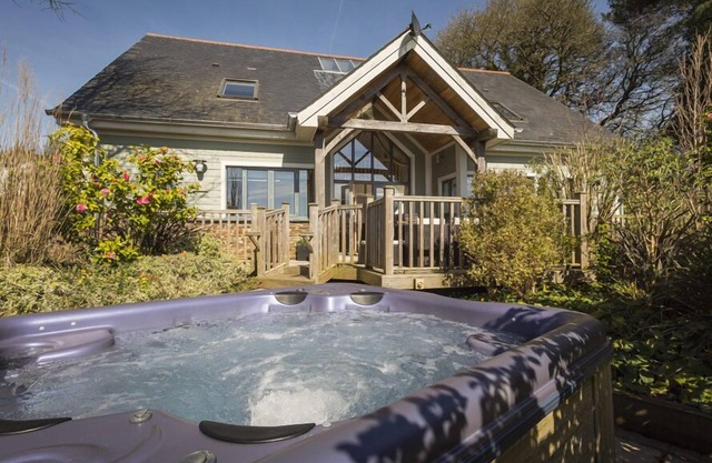 Court Lodge, Hillfield Village, DARTMOUTH