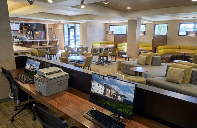 Courtyard By Marriott Bentonville