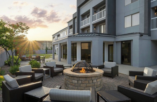 Courtyard by Marriott Indianapolis Northwest