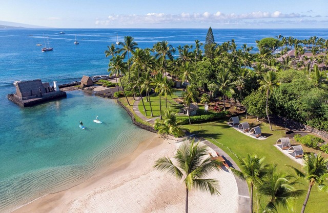 Courtyard by Marriott King Kamehameha's Kona Beach Hotel