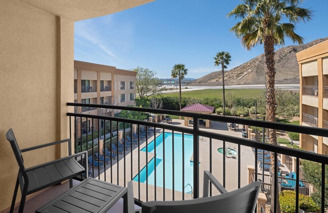 Courtyard by Marriott Santa Clarita Valencia
