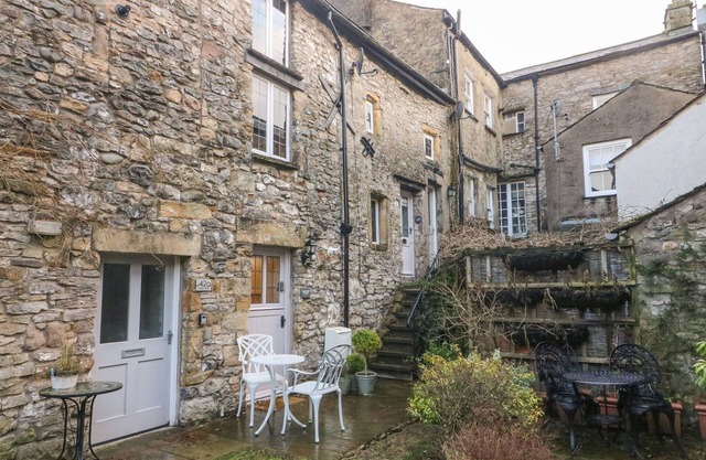 Courtyard Cottage, KIRKBY LONSDALE