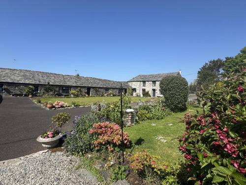 Courtyard Farm Cottages