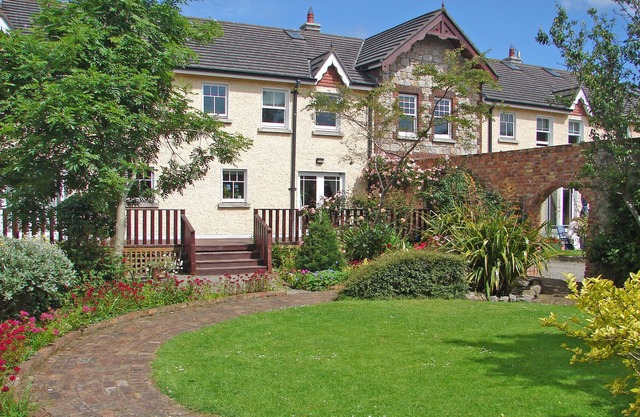 Courtyard Holiday Cottage No 8