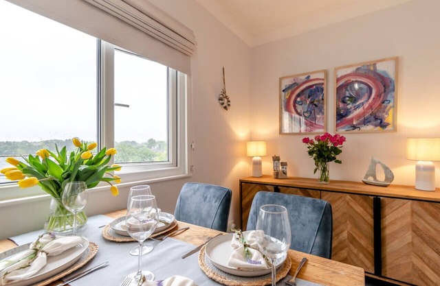 Cove Apartment - Two Bedroom Apartment, Sleeps 4