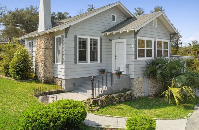 Cove Cottage by the Beach15 min to beaches