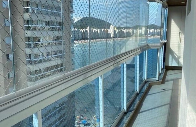 Roof! Heated pool and beach service.