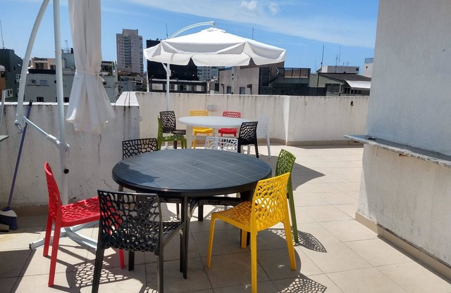 Couvrir avec barbecue, près de la plage et de tous commerces