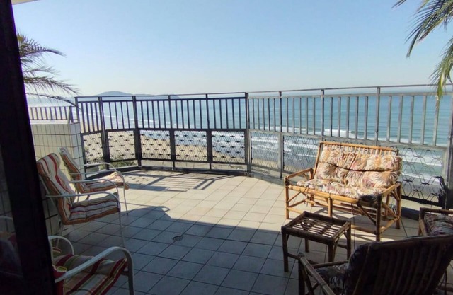 Couverture Bord de l'eau / Piscine privée et barbecue - 12 personnes 3 espaces