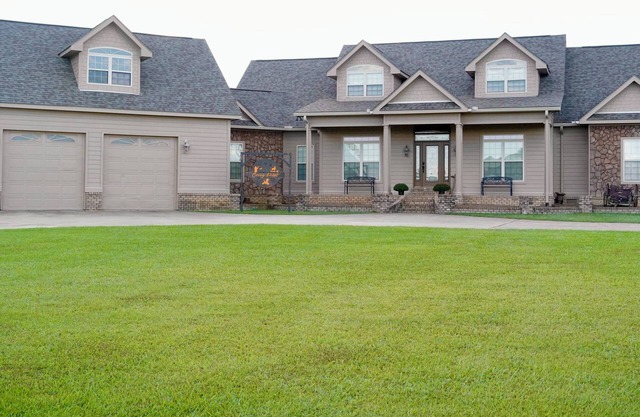 Covey Point offers a cozy space for 12 w/ a game room & an outdoor living area!