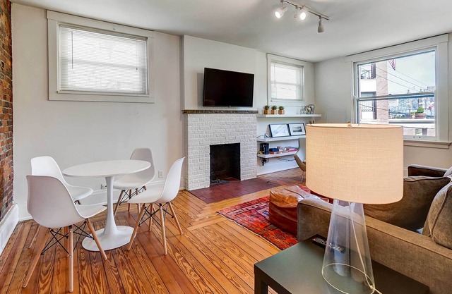 NEW! Covington Carriage House w/ River + City View