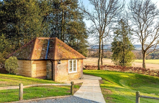 Cowdray Lodge