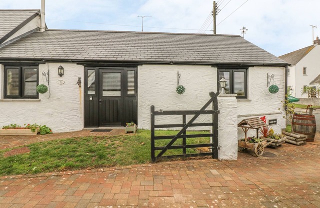 Cowslip Cottage, NEYLAND