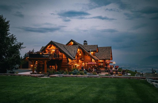 Coyote Bluff Estate
