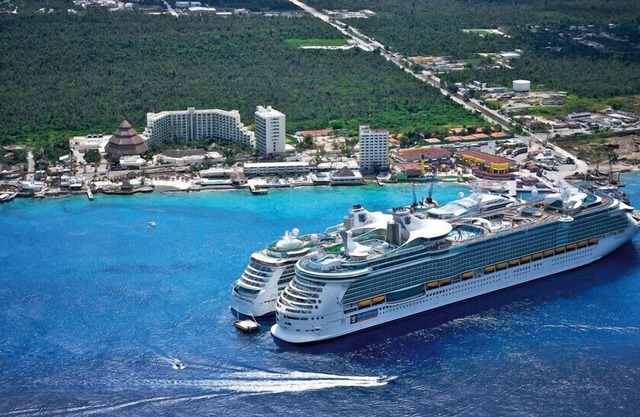 Cozumel Vibrant Studio with Hot Tub & Pool