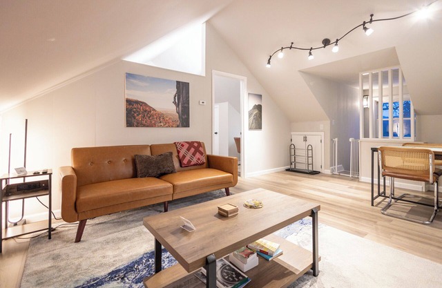 Cozy 1 Bed, In-Unit Laundry, Pets, Parking, Fios, Safe, Quiet