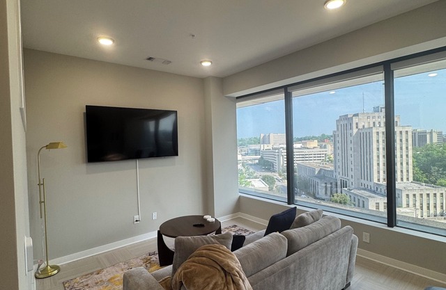 Cozy 1-bedroom apartment with WiFi and pool in charming Birmingham!