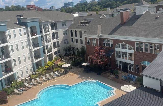 Cozy 1-bedroom apartment in charming Atlanta with AC, fitness room and pool