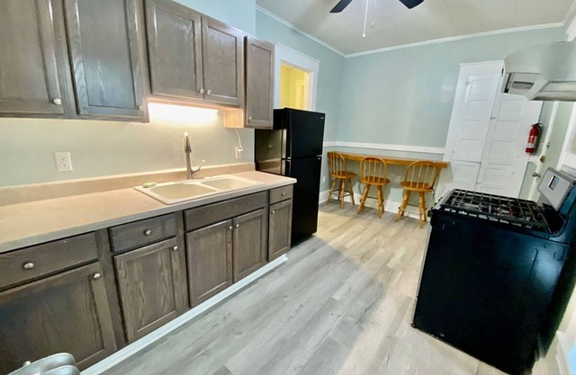 Cozy 1-bedroom apartment in wonderful Erie with WiFi
