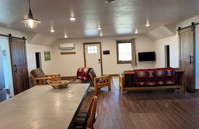 Cozy 1-bedroom apartment with WiFi, AC in beautiful Cody
