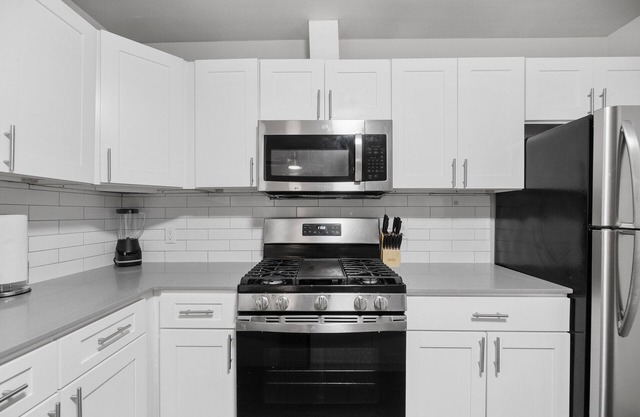 Cozy 1 Bedroom Apt in Highland Austin 1332