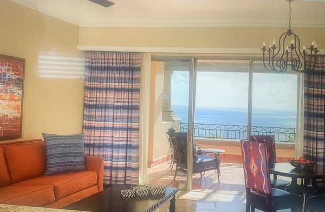 Cozy 1-bedroom condo with fitness room, WiFi in delightful Cabo San Lucas.