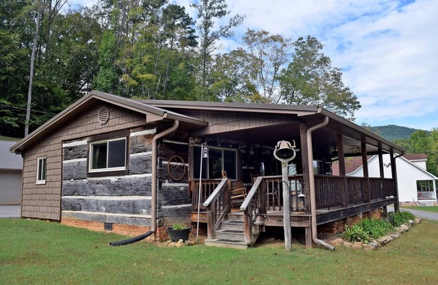 Cozy 1-bedroom cabin just 16 minutes from Ruby Falls