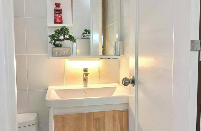 Cozy 1-bedroom condo with Skyline View WiFi in nice Quezon City