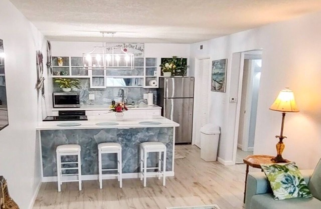 Cozy 1-bedroom condo with WiFi and AC in the heart of Osage Beach