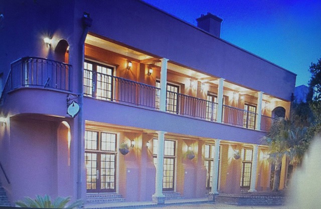 Cozy 1-bedroom condo in Historic District of Charleston, sleeps 4