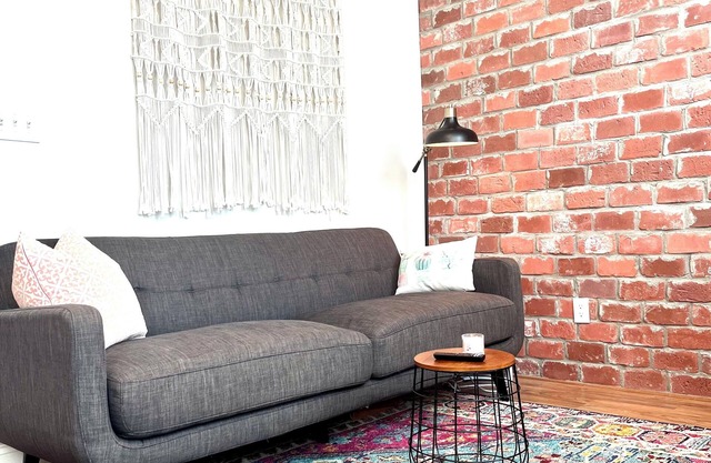 Cozy 1-bedroom condo with AC and WiFi in fantastic Greensboro