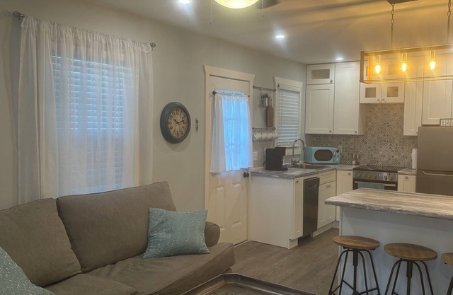 “Cozy 1-Bedroom Duplex with Modern Charm in Millington, TN – Fully Equipped!”