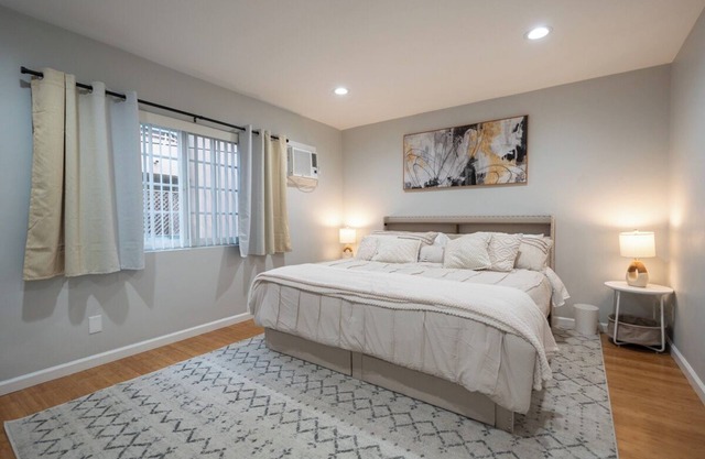 Cozy 1-bedroom fully furnished apartment in charming Studio City!