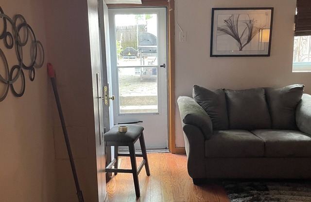 Cozy 1 Bedroom, Ground Floor Apartment in the Northeast Bronx