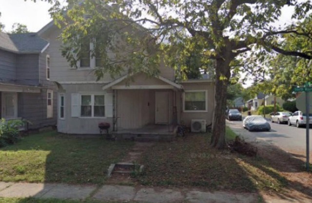Cozy 1-bedroom house in enjoyable Fort Wayne with WiFi, AC