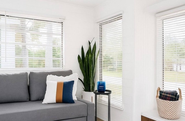 Cozy 1-bedroom mobile home in charming Venice with AC, WiFi