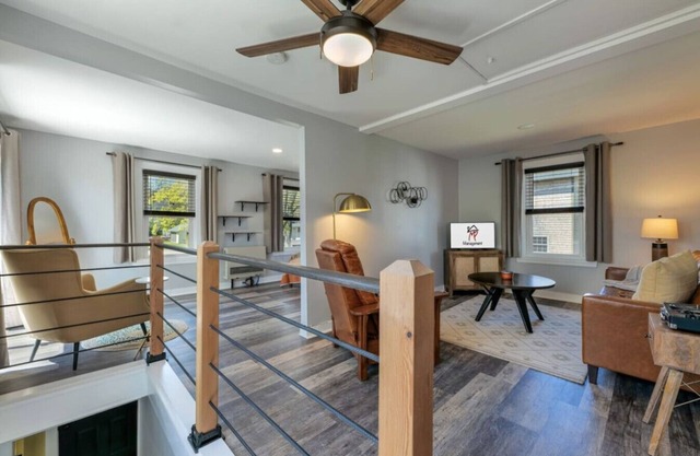 Inspiration Point - Cozy 1 BR in the Center of BH!