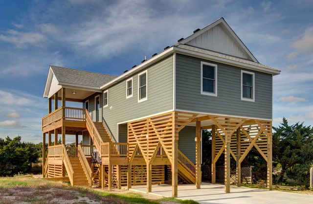 Cozy 1 BRM+ in newly built house right on the canal.
