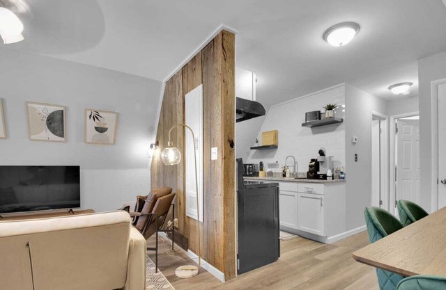 Cozy 1BR Apartment near Ark Encounter with Parking