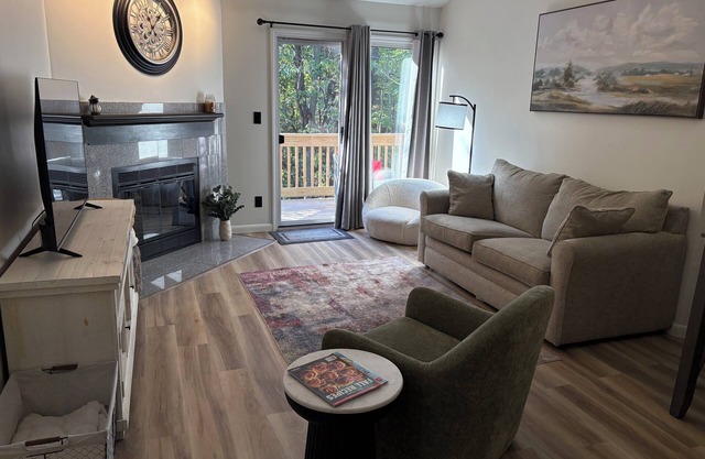 Cozy 1BR Condo @ Eagle Pointe