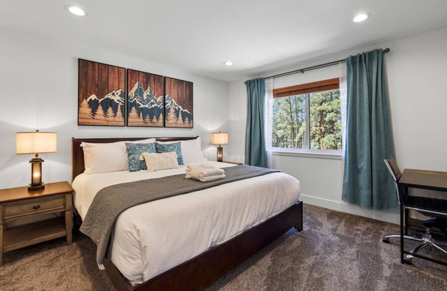 Cozy 1BR | King Bed-Soaking Tub-Trails | Sleeps 2