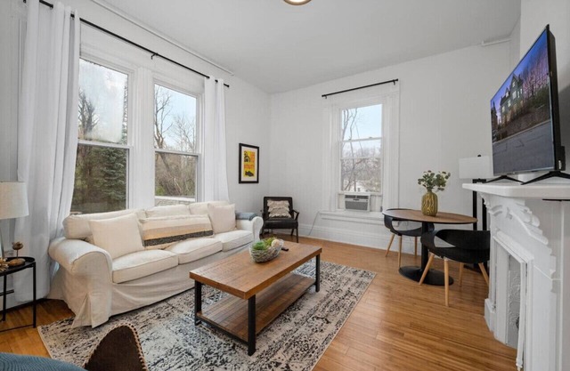 Cozy 1BR Near Zoo, UC, Hospitals