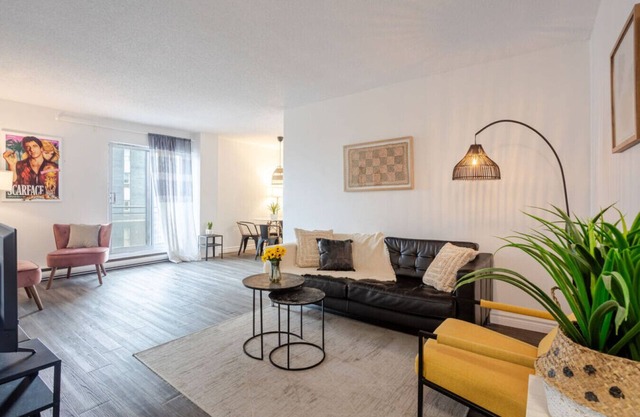 Cozy 1BR on Rene-Levesque ZN2
